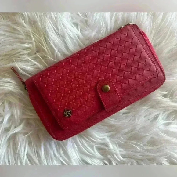 Red Pola Zip Leather Wallet Cross-hatched Leather - Picture 1 of 9